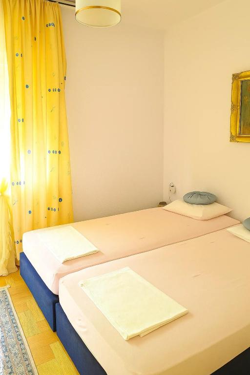 Million Star Apartment - 4