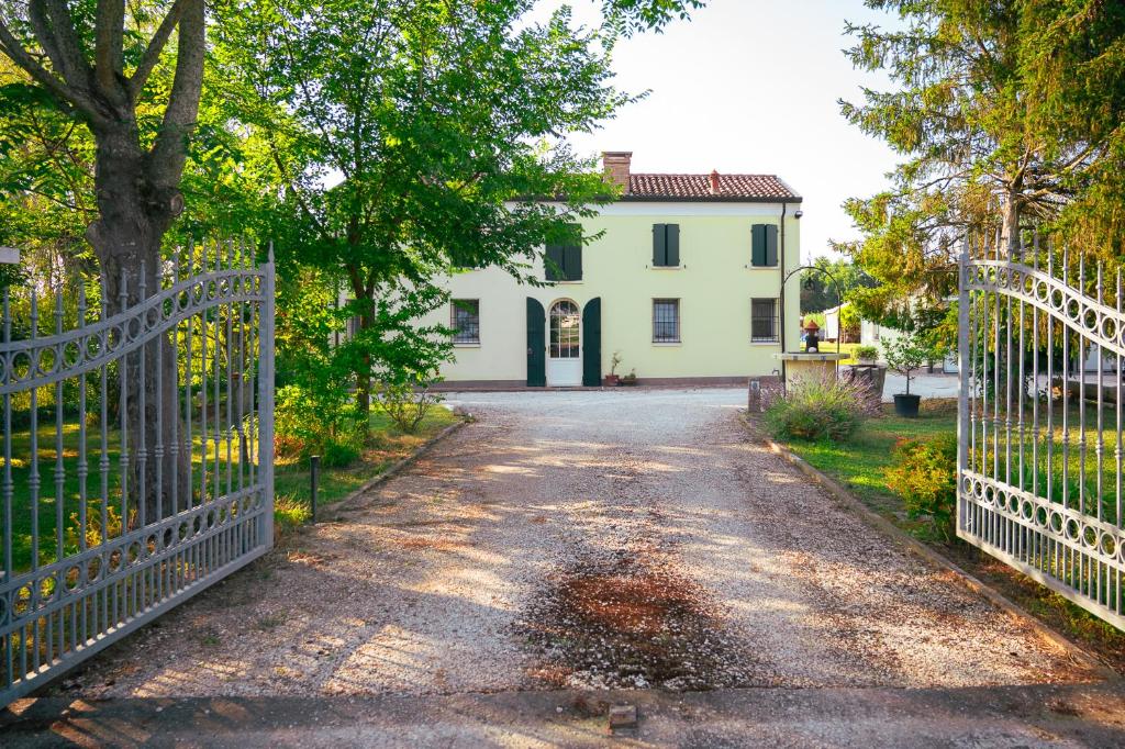 Borgo Tarapino, Ferrara