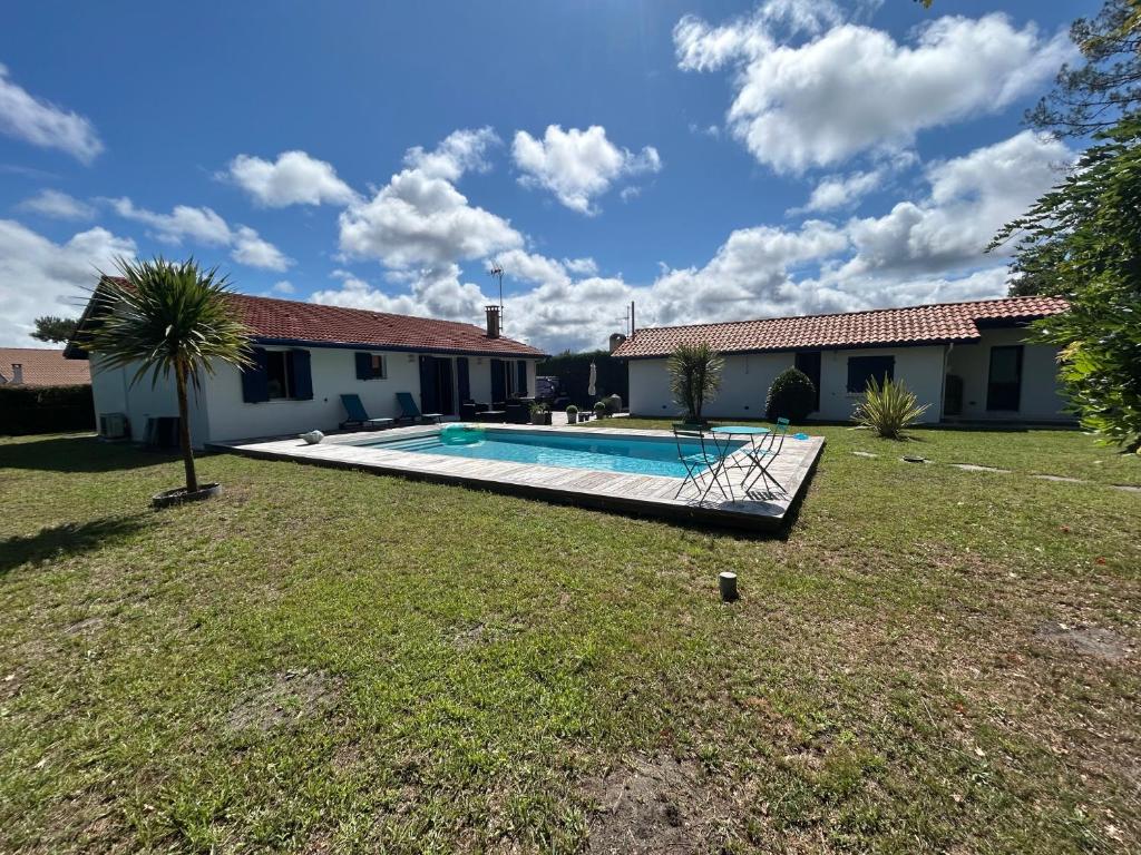 Maison familiale avec piscine - 1