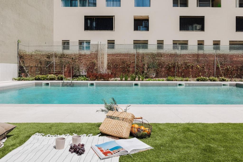 Glano - 3 bedrooms w/ balcony in Eixample Esquerra, Barcelona