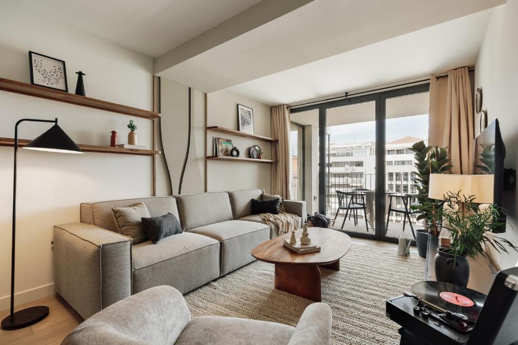 Hermo - 3 bedrooms and pool in Eixample Esquerra, Barcelona