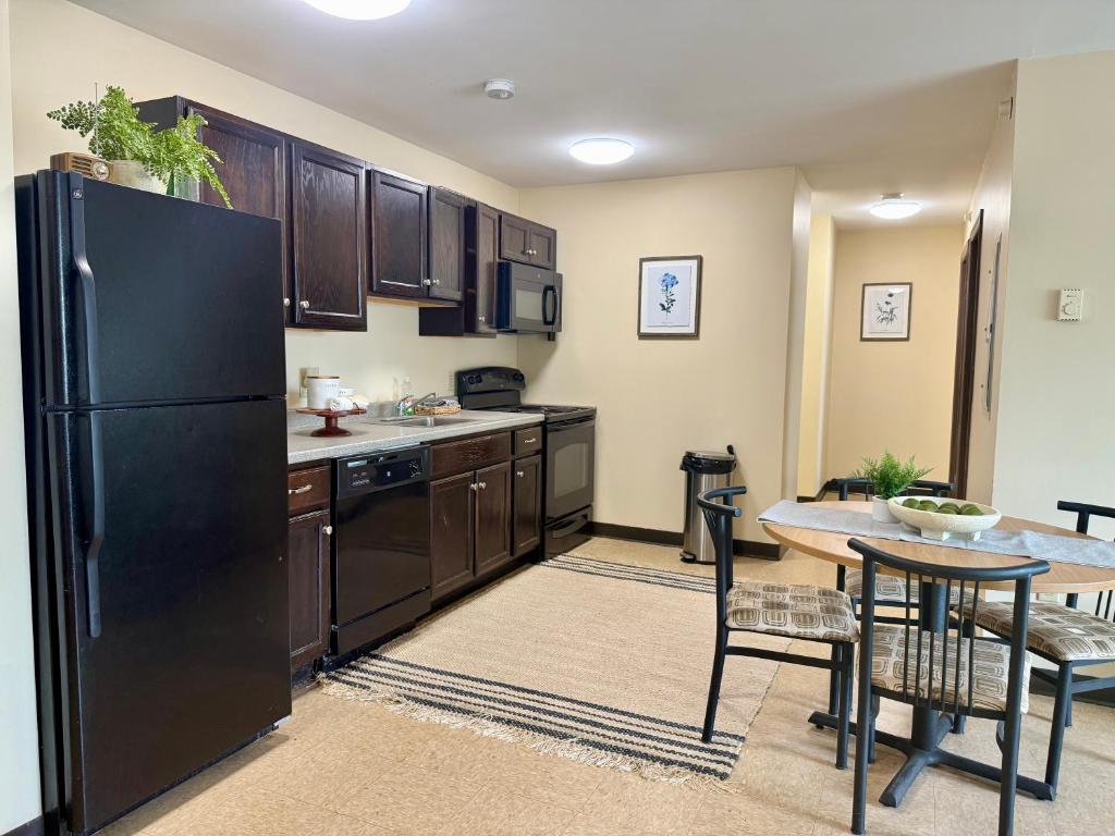 Broad Street Commons, Plattsburgh