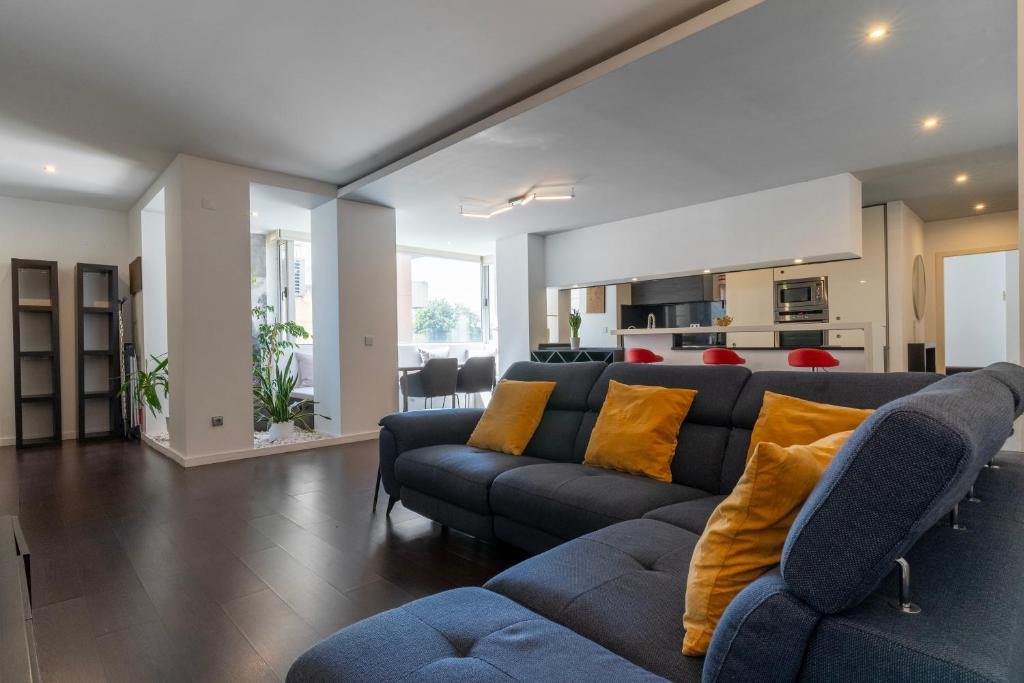 Big stylish & central 2br, Porto