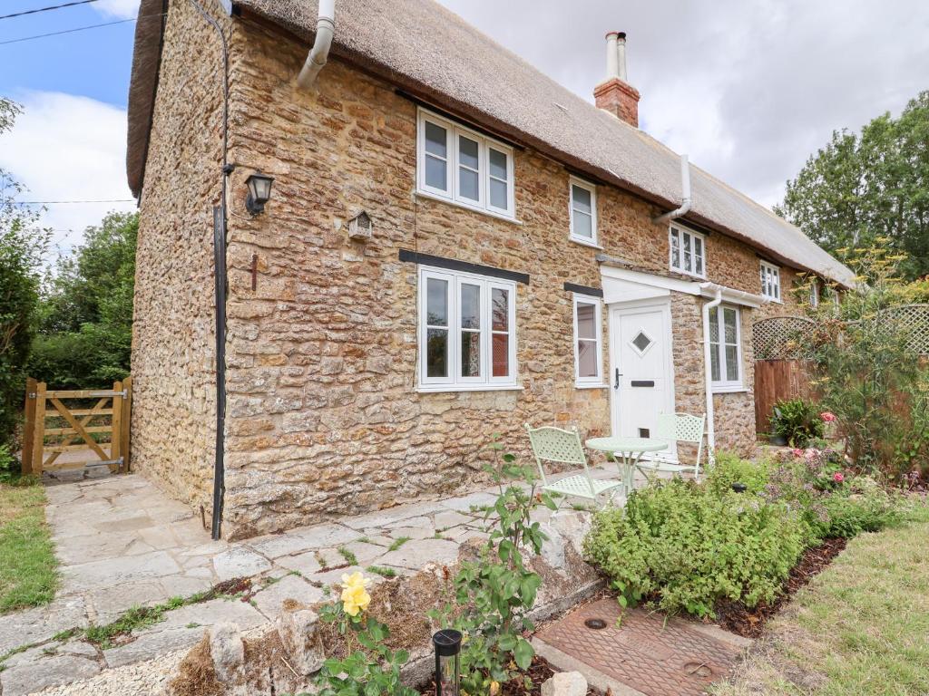 Thatchers End, Sherborne