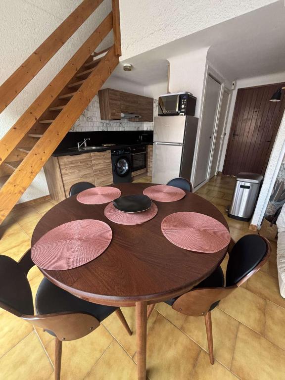 Appartement trois pièces climatisé avec terrasse- AR021-034 - 2
