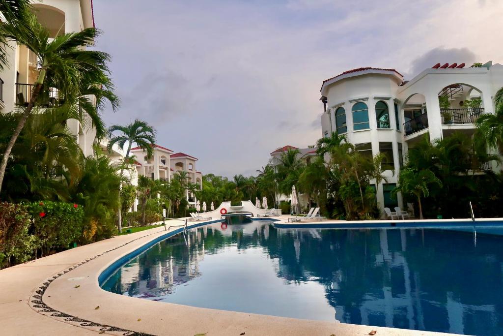 Luxury Oasis in Playacar - Tropical Pool - 5