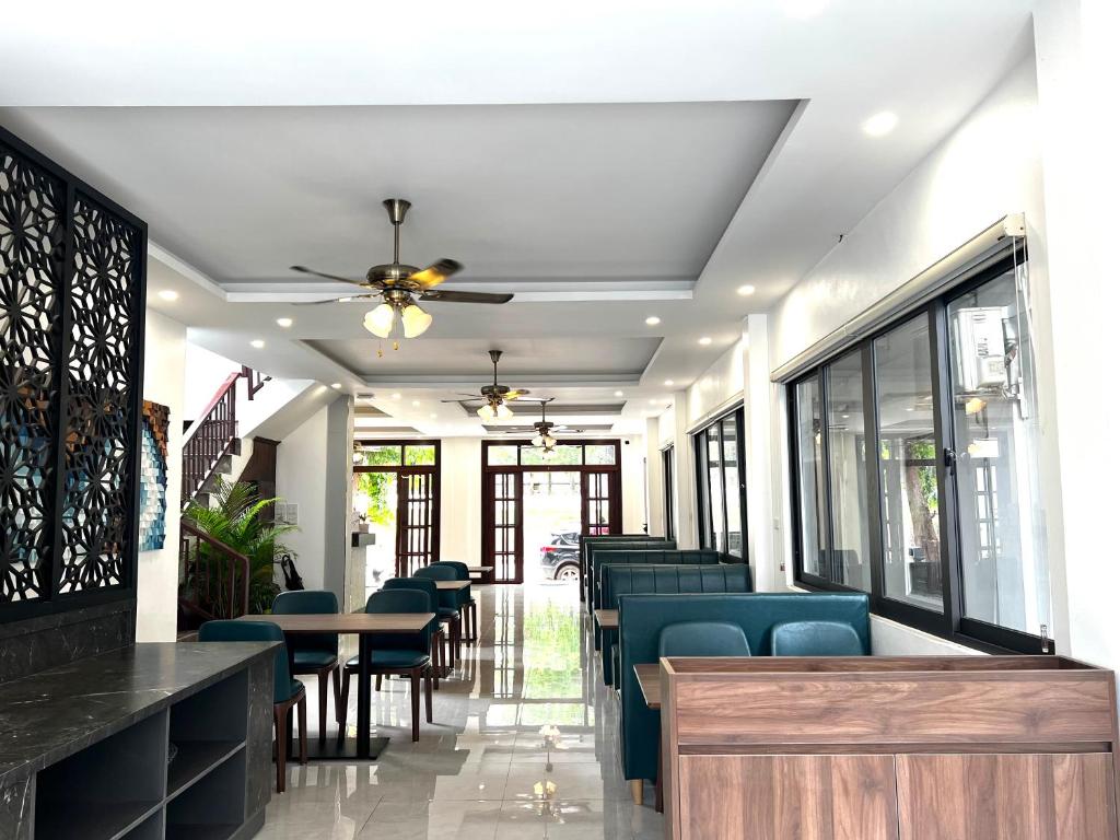 Dawn Boutique Hotel의 깨끗한 수영장 전경