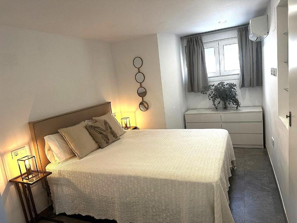 Tres Carabelas con Wifi y Netflix, Cádiz