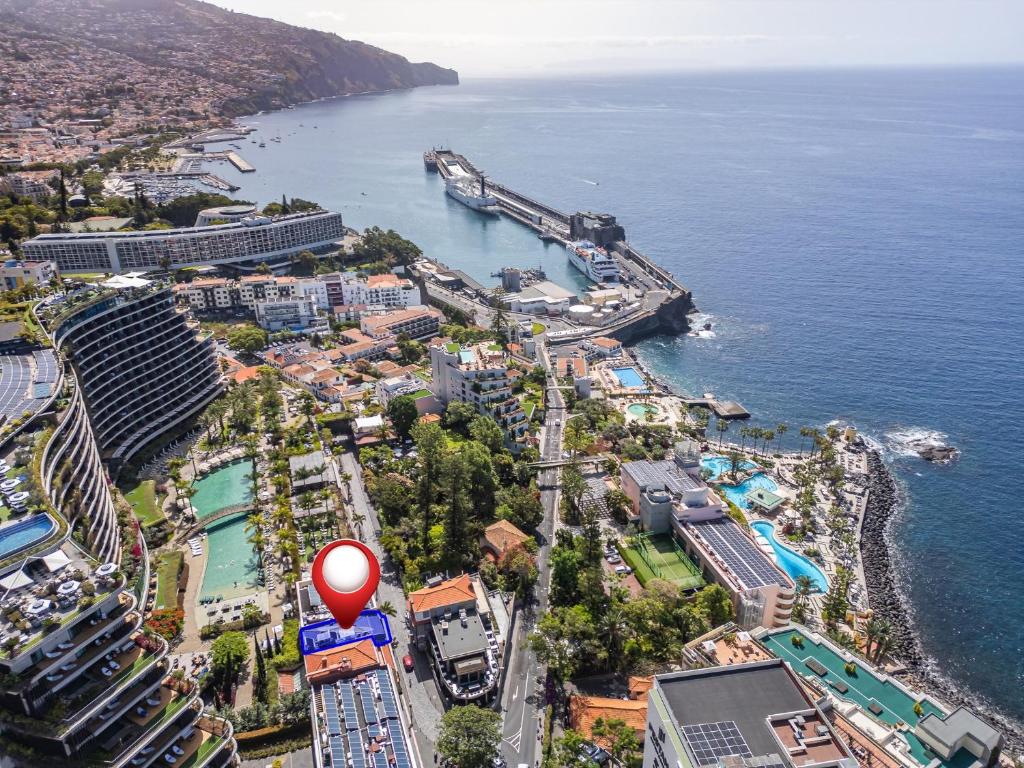 Imperatriz II - By WeHost, Funchal