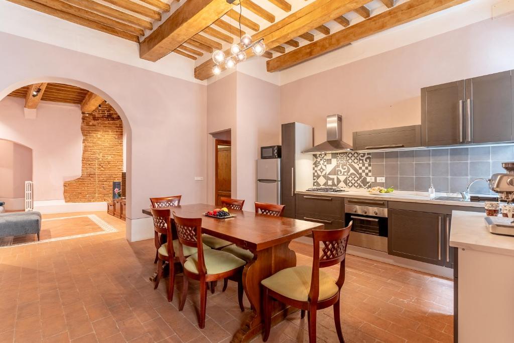 Elegant Apartment in Central Montepulciano - 1