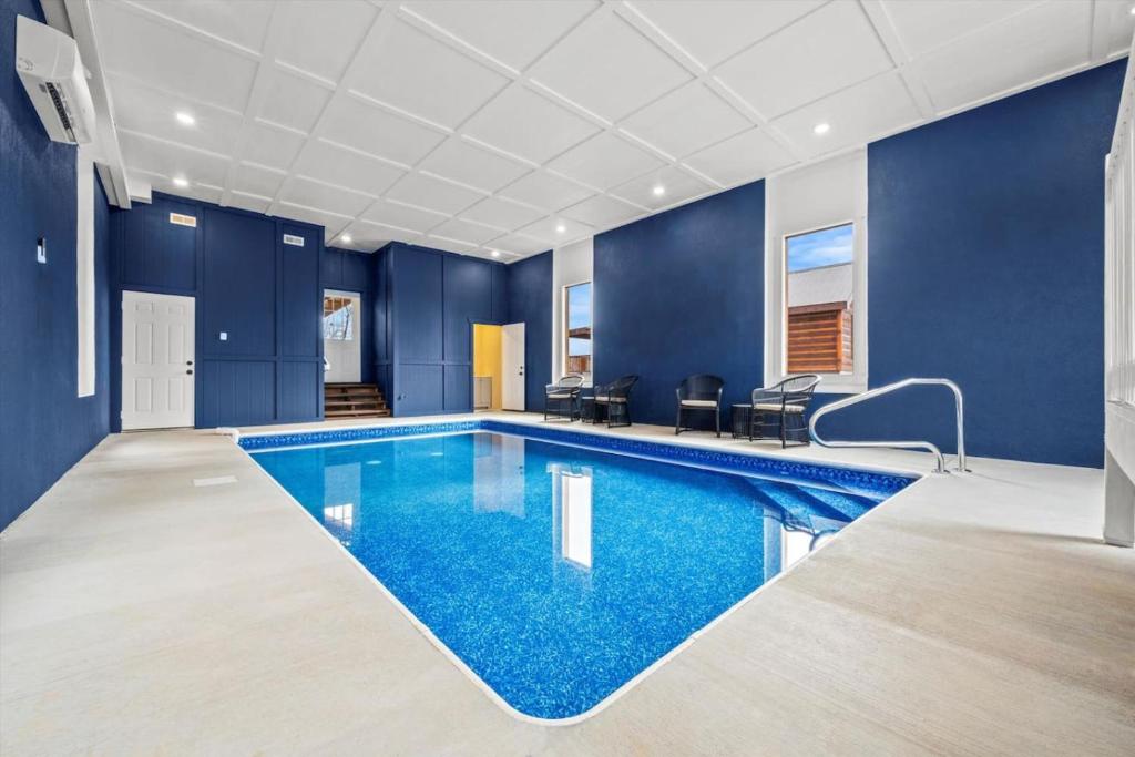 Gametime 8BR Sleeps 16 Scenic ViewPool, Sevierville