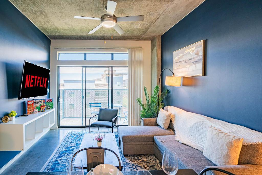 Desirable 2BD - Central DT, Gym, Pool, Parking Sleep8, Phoenix