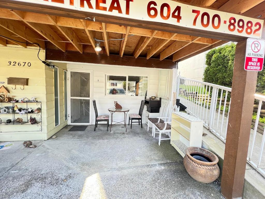 Guest Suite - Private Retreat - J-1, Abbotsford