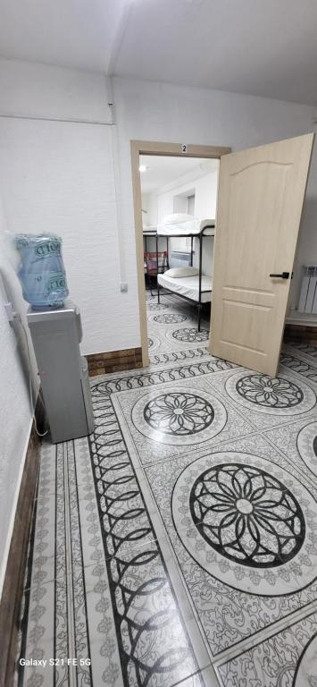 Adeke Hostel, Atyraū