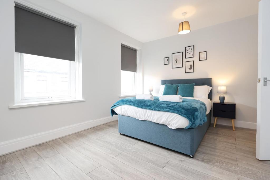 Moonlight Stays - 2bd House, up to 6ppl, Cardiff