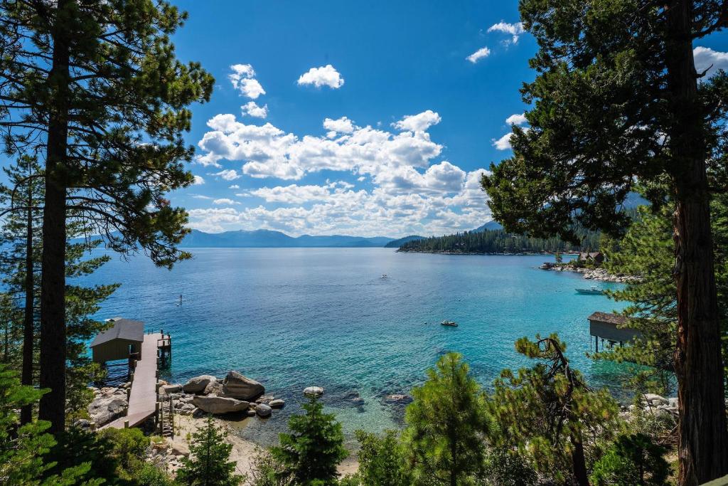 McCown Lakefront By Hauserman Rentals, Tahoma