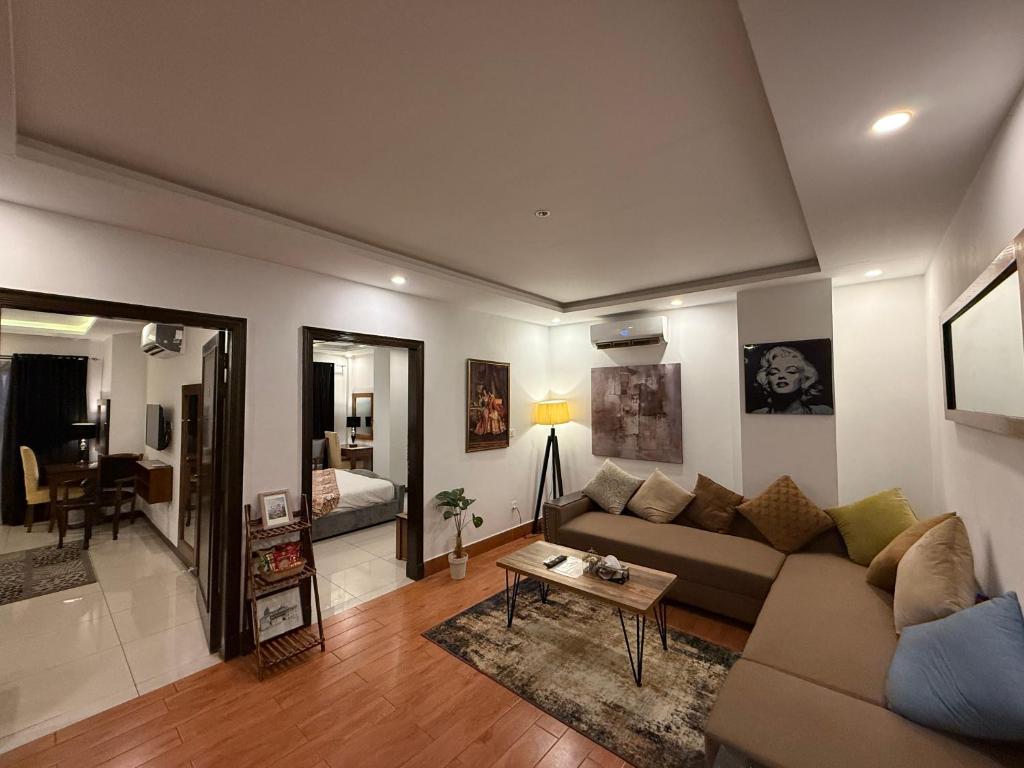 The Viewmont - 2 Bedroom Serviced Apartment with a beautiful view, Rávalpindí