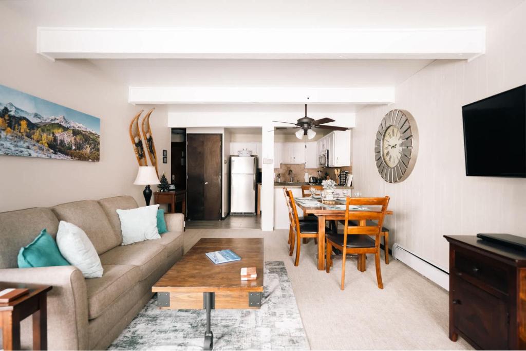 MTN View - Close to Lifts - Heated Pool - Copper, Wheeler Junction