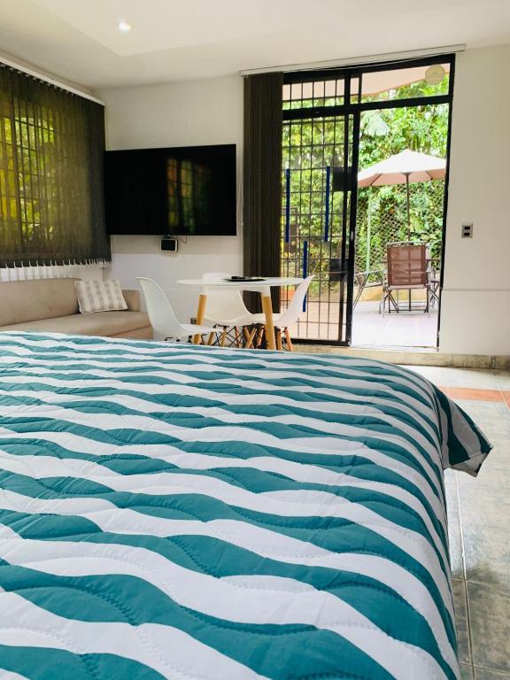 Aparta Hotel LOFT Campestre Jacuzzi Poblado apt 107 - 5