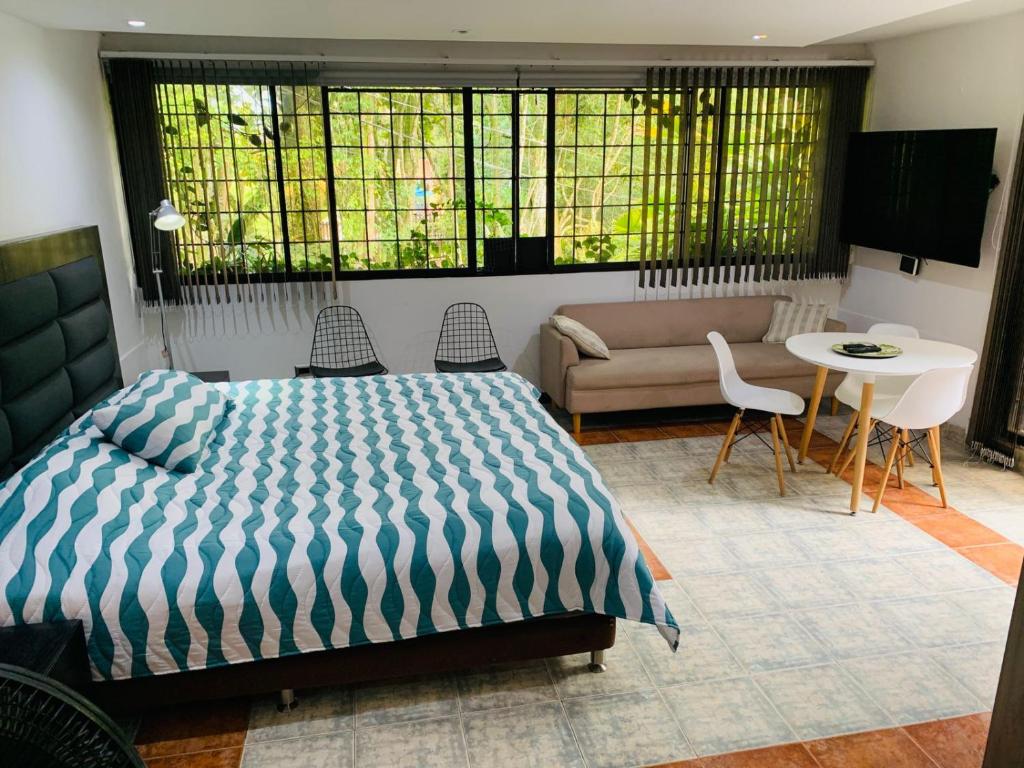 Aparta Hotel LOFT Campestre Jacuzzi Poblado apt 107 - 4