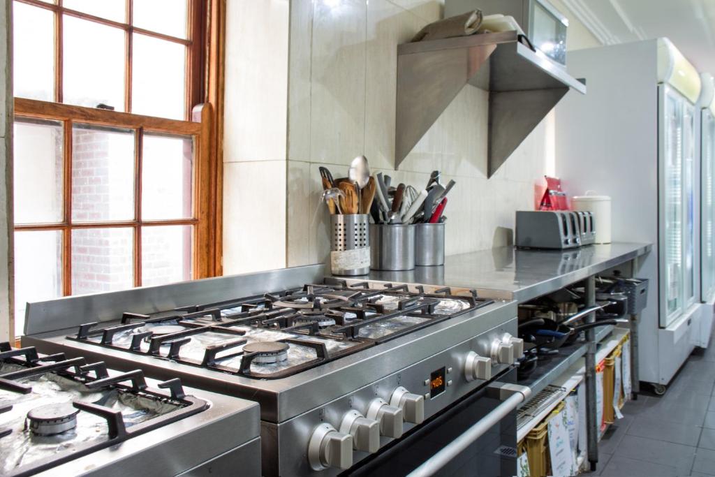 Mad Monkey Backpackers on Broadway