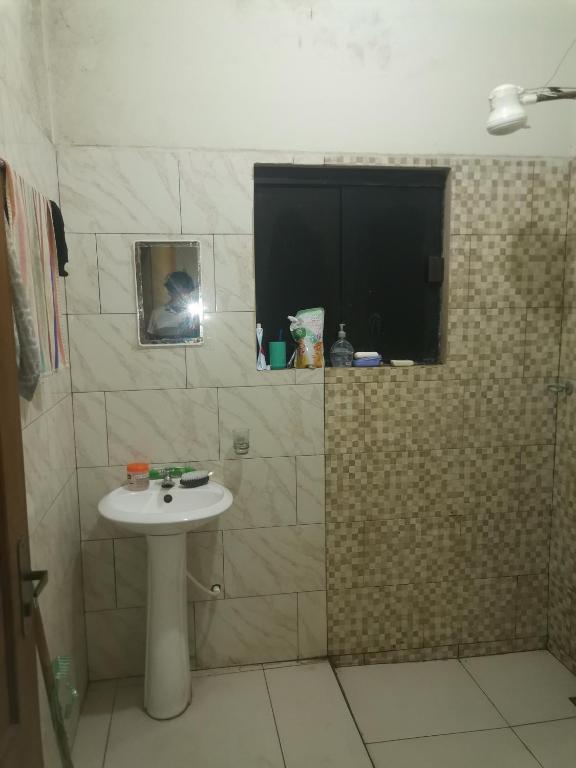 Habitación con baño privado mas servicio de taxi aeropuerto - 5