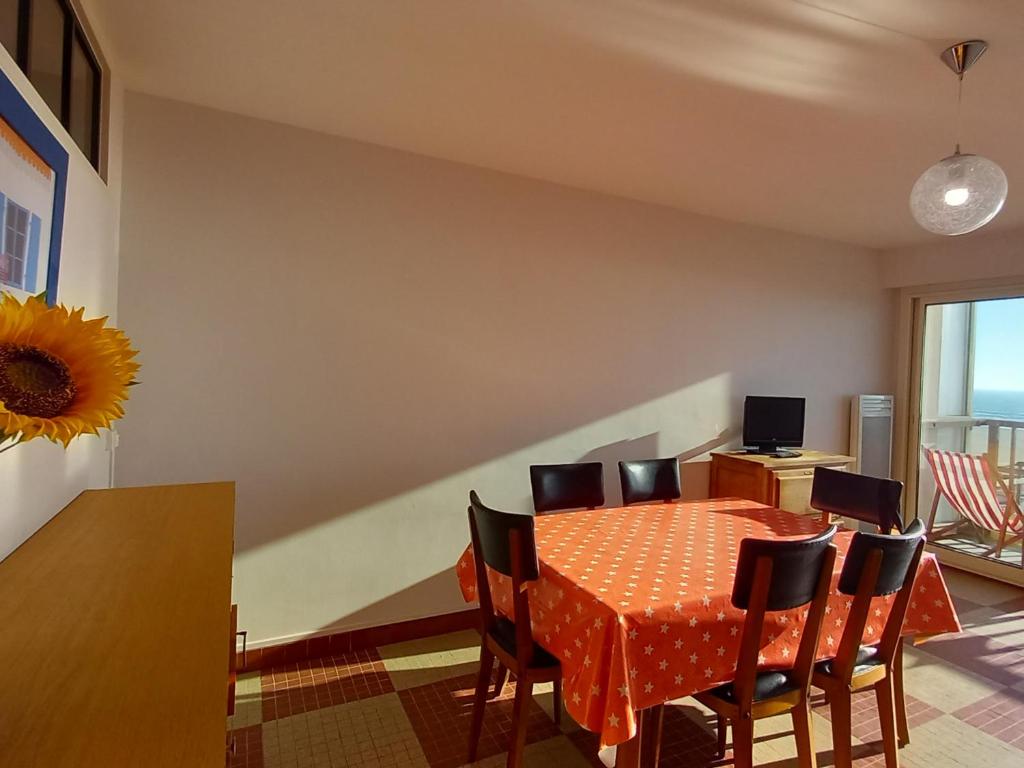 Location Vacances Appart. Rénové Face Mer Saint-Jean-de-Monts - 6 Pers. - FR-1-323-588 - 3