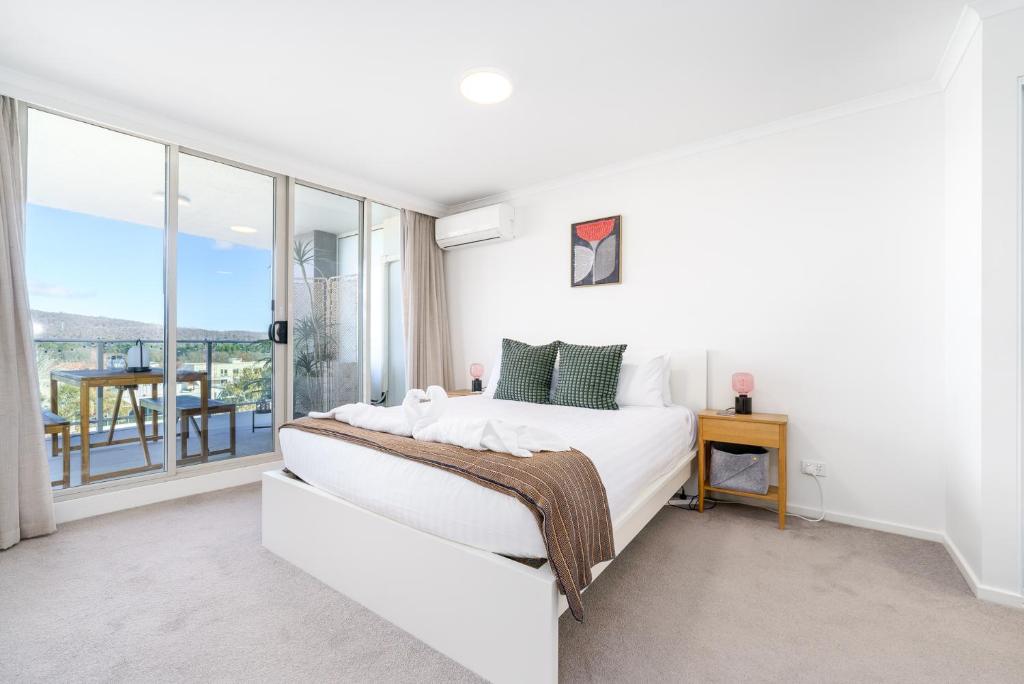 Modern 2BR Balcony with Views and Close to City - Hosted by Canstay, Braddon