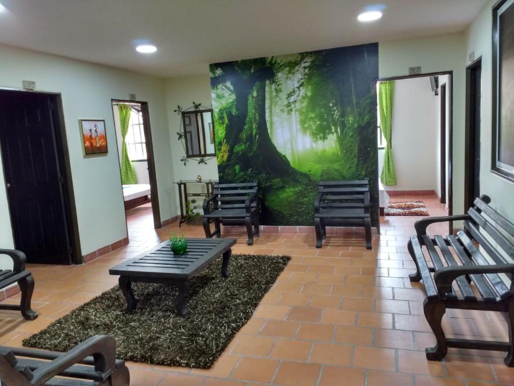 Habitación 4 personas Hostal centro San Gil - 5