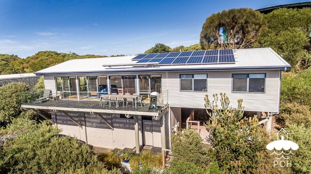 Sandy Point Dreaming, Sandy Point