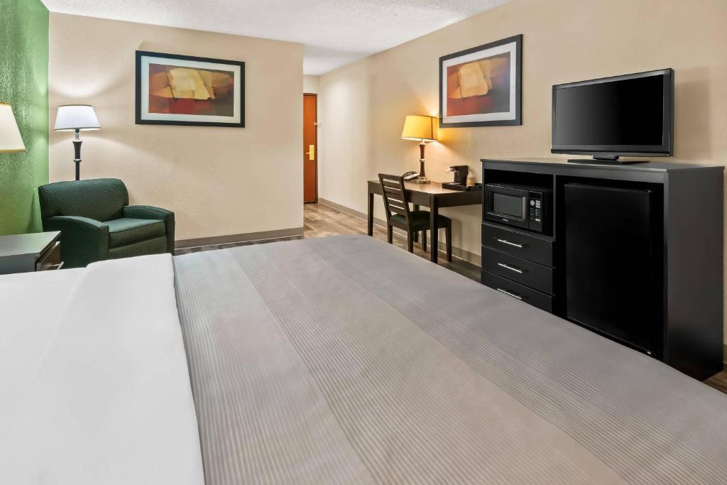 Quality Inn & Suites - Granbury, Granbury