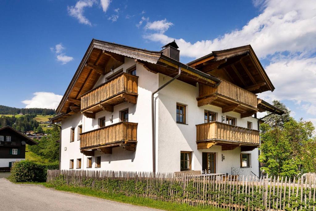 KitzAlps Apartments by Alpine Host Helpers - 4
