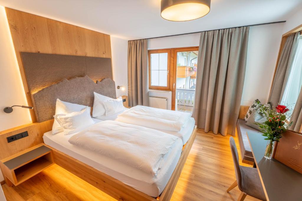 Hotel Edelweiss - 3