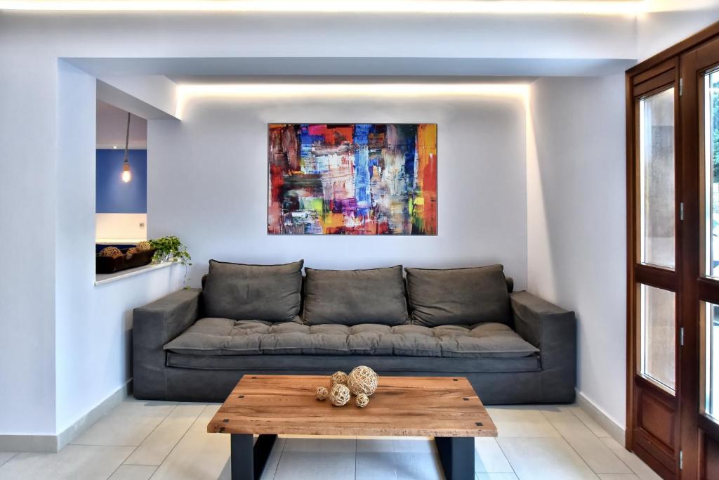 Hotel Korali — Hotel rooms in Troulos, Thessaly