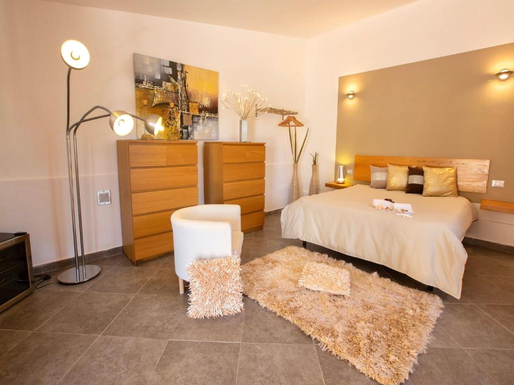 Stunning Villa in Contrada Sarmuci with Pool - 2