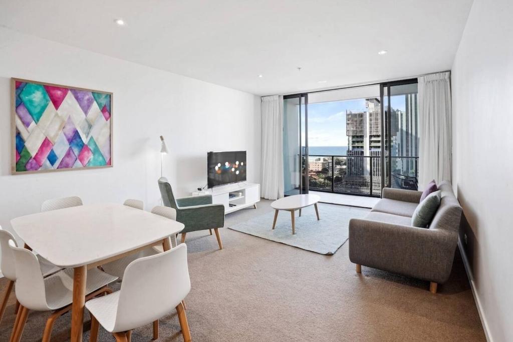 Broadbeach apartment level 10 with Beach Views, Gold Coast