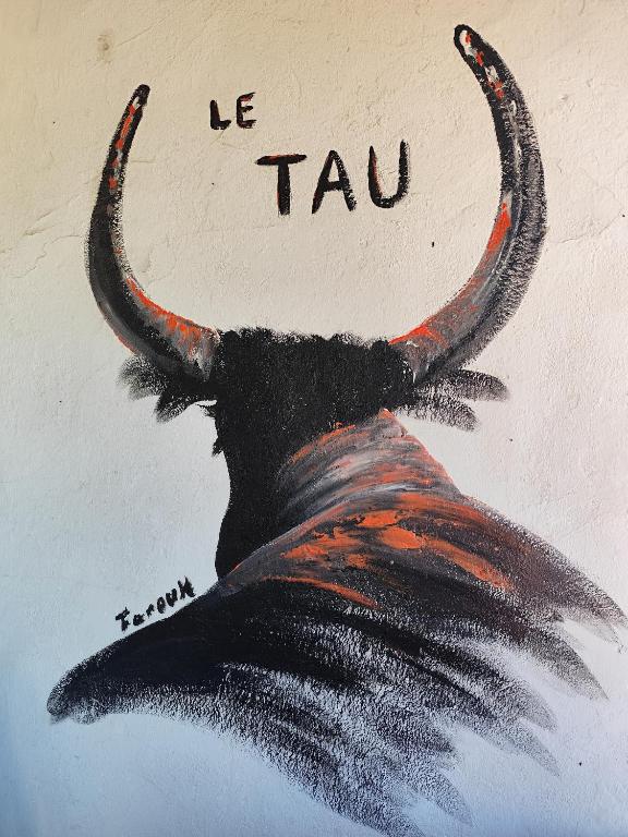 Le Tau - 4