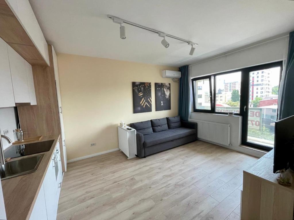 Sunny Nest, Bukurešť