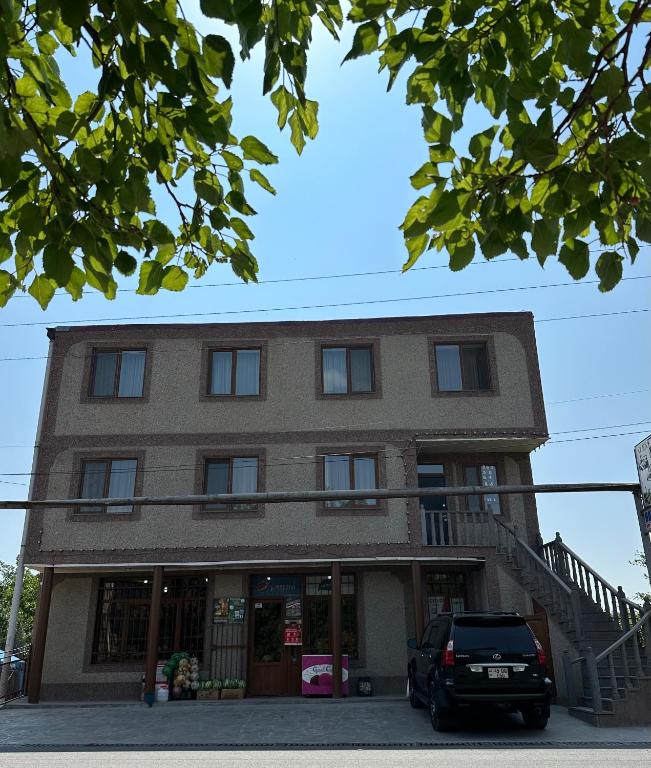 Tatev Inn Shinuhayr, Shinuhayr