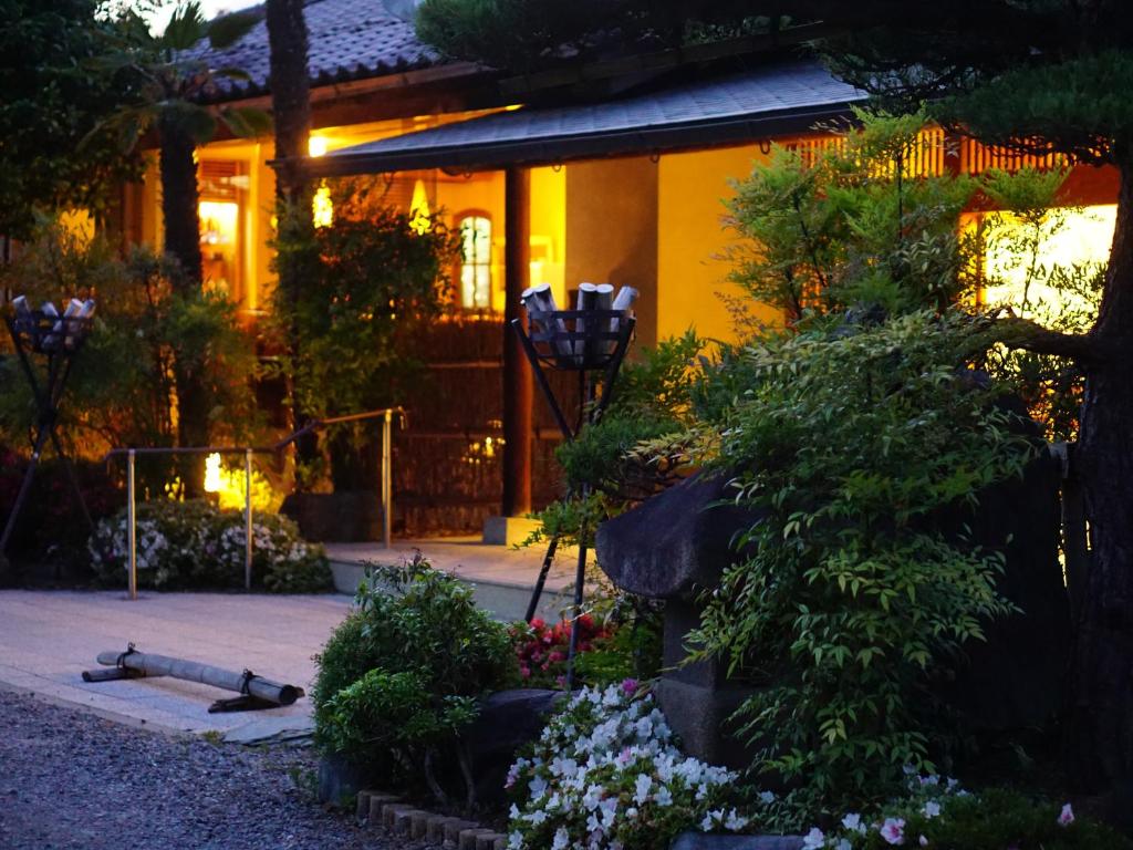 Momoyama photo