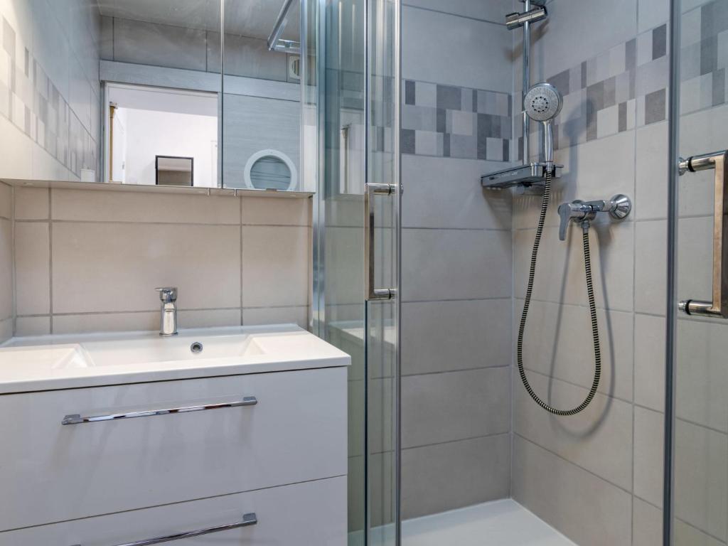 Apartment Le Trimaran-4 by Interhome - 4