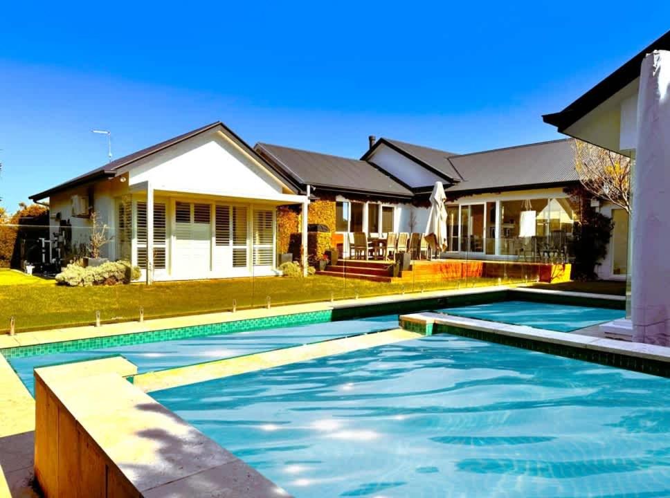 Royadie Resort - Pool Spa Tennis 500m to beach, Blairgowrie