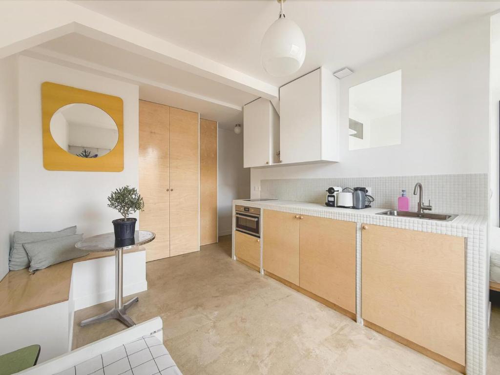 Cosy And Design Nest In Paris - 4
