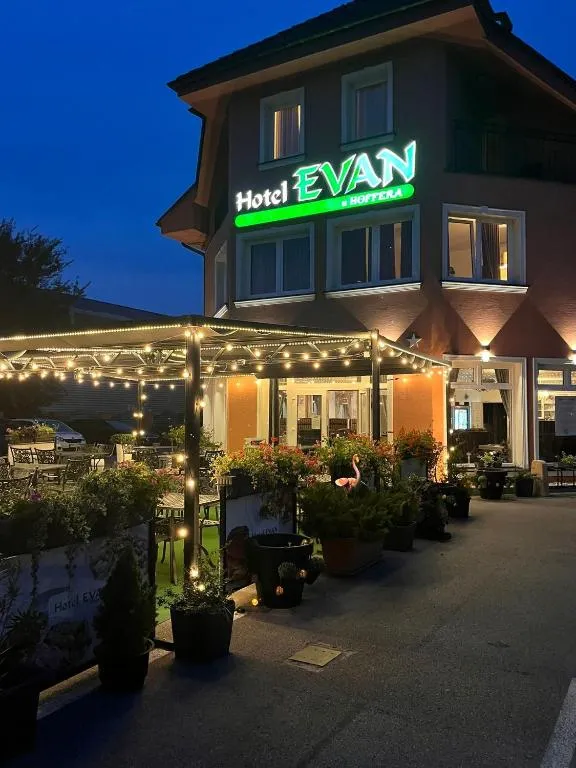 Hotel Evan u Hoffera, hotel v destinaci Topoľčany