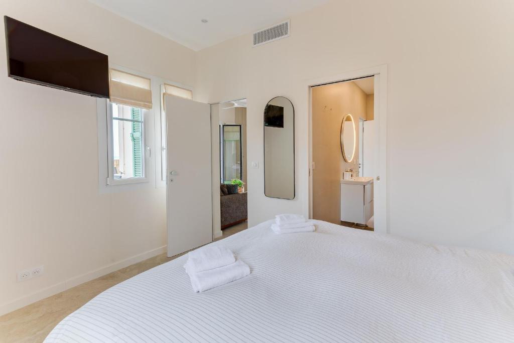 COCO BEACH AP4476 by Riviera Holiday Homes - 4