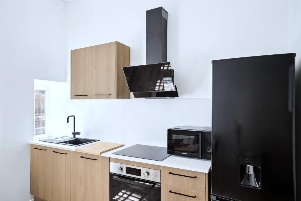 Spacious & bright - 6 sleeping places just steps away from Charpennes, Villeurbanne