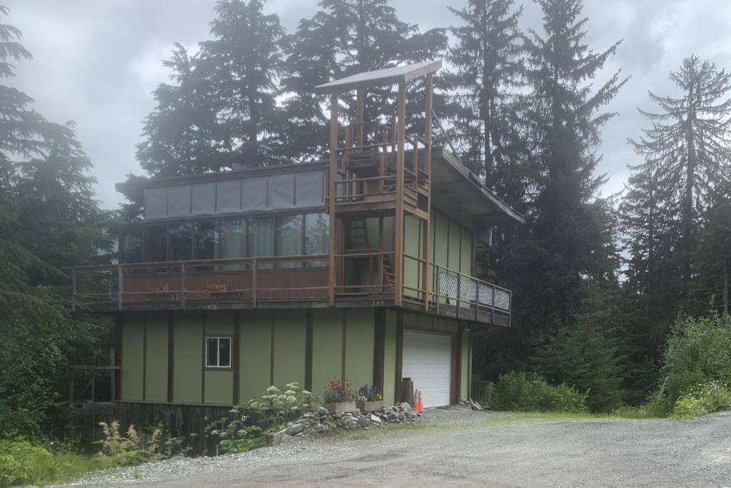 Forest Hideaway, Girdwood