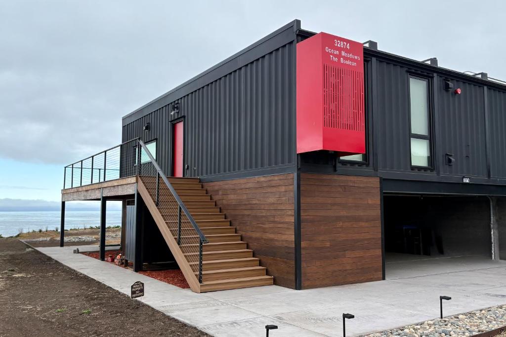 The Boolean, Fort Bragg