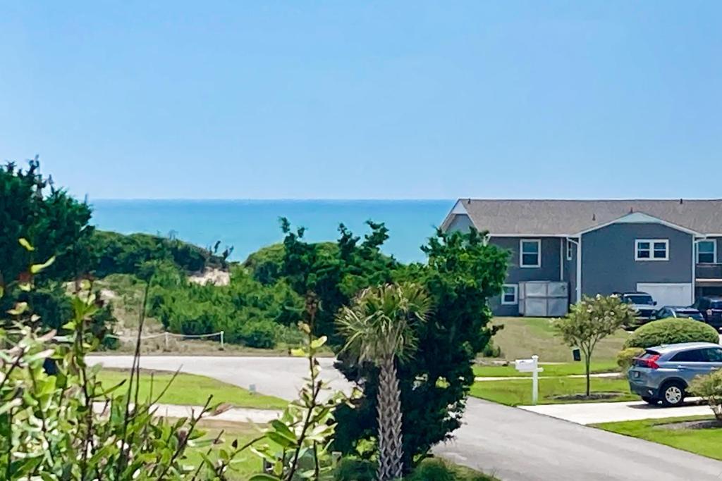 Oaks by the Sea, Emerald Isle