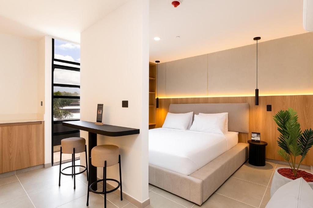 Metropolitan Living by HOUSY - 1